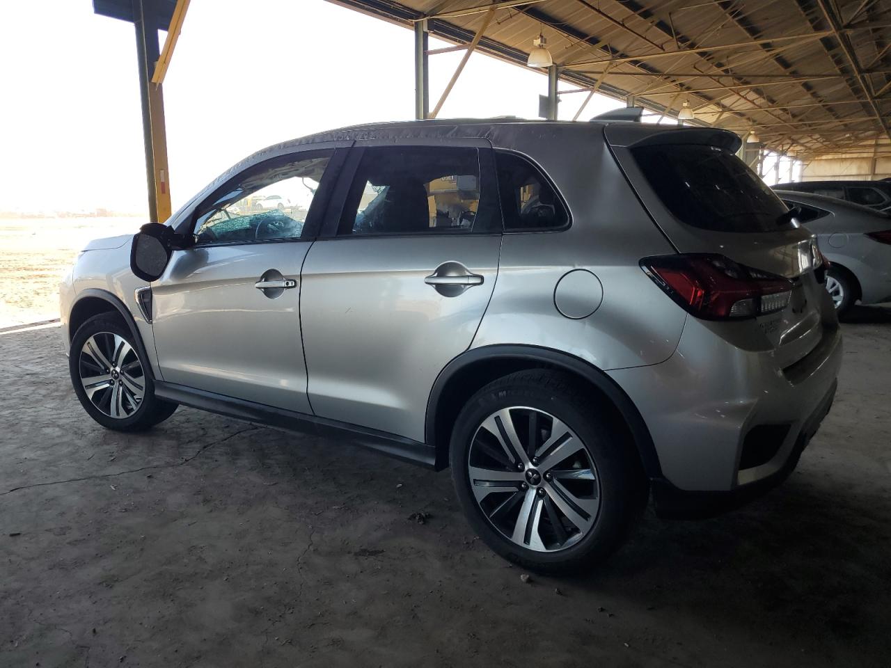 2021 Mitsubishi Outlander - Image 2