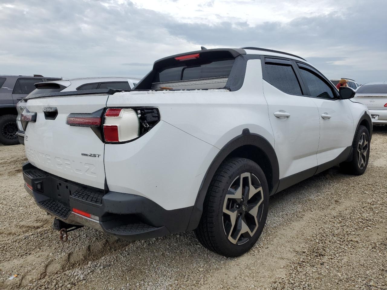 2022 Hyundai Santa Cruz - Image 3