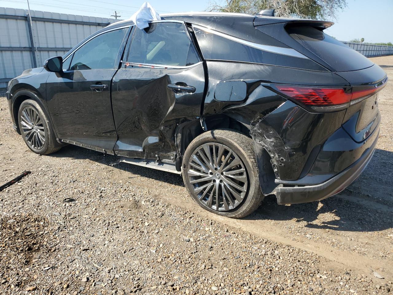 2T2BBMCA2PC018350 2023 LEXUS RX - Image 2