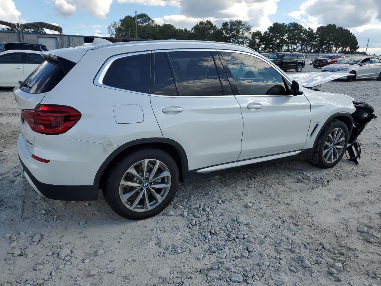 VIN 5UXTR7C56KLR52102 2019 BMW X3 no.3