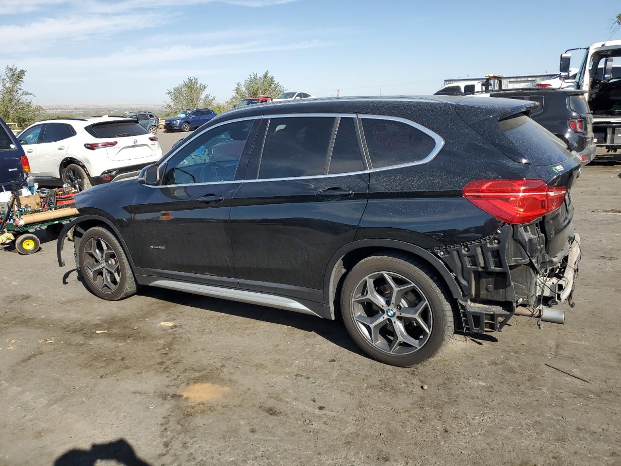 VIN WBXHT3Z34H4A54372 2017 BMW X1 no.2