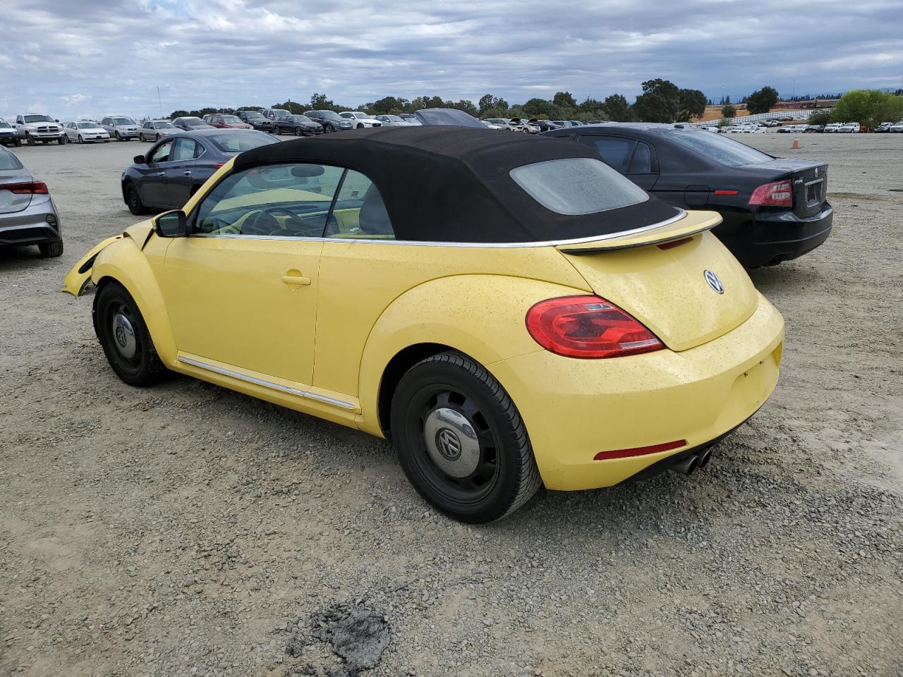 2014 Volkswagen Beetle - Image 2