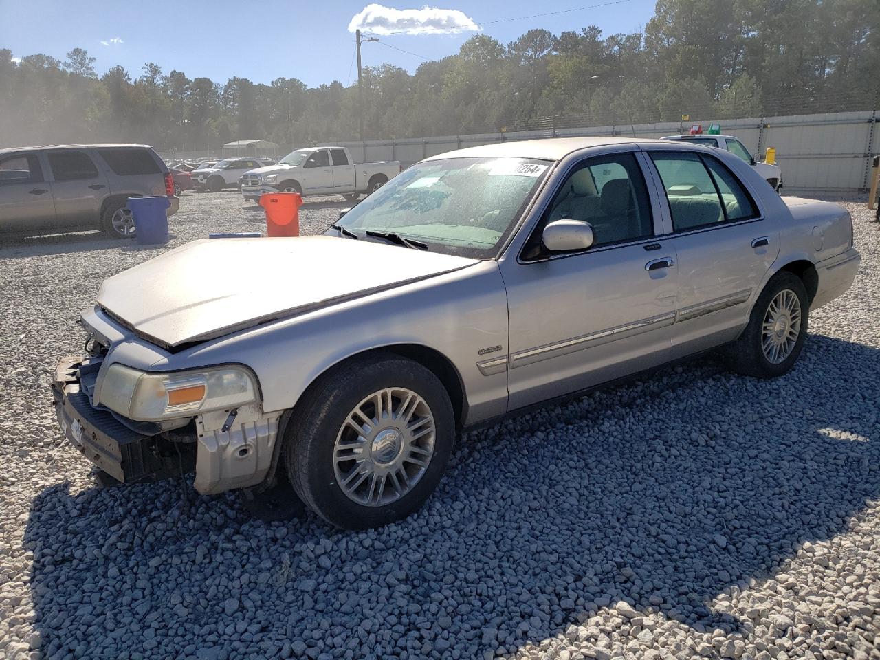2010 Mercury Grand Marquis - Image 1