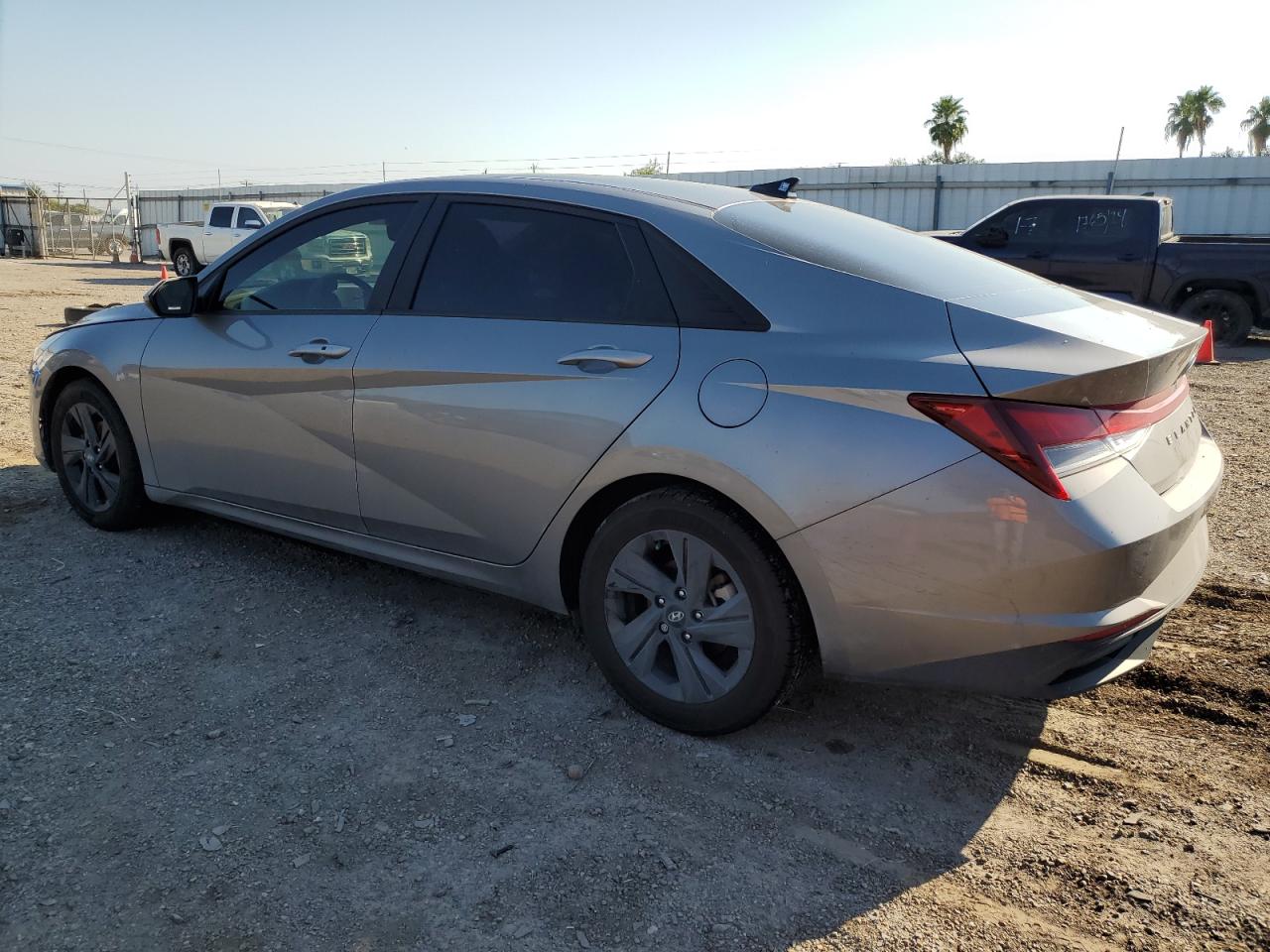 2023 Hyundai Elantra - Image 2