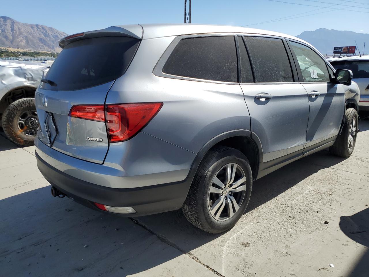 2017 Honda Pilot - Image 3