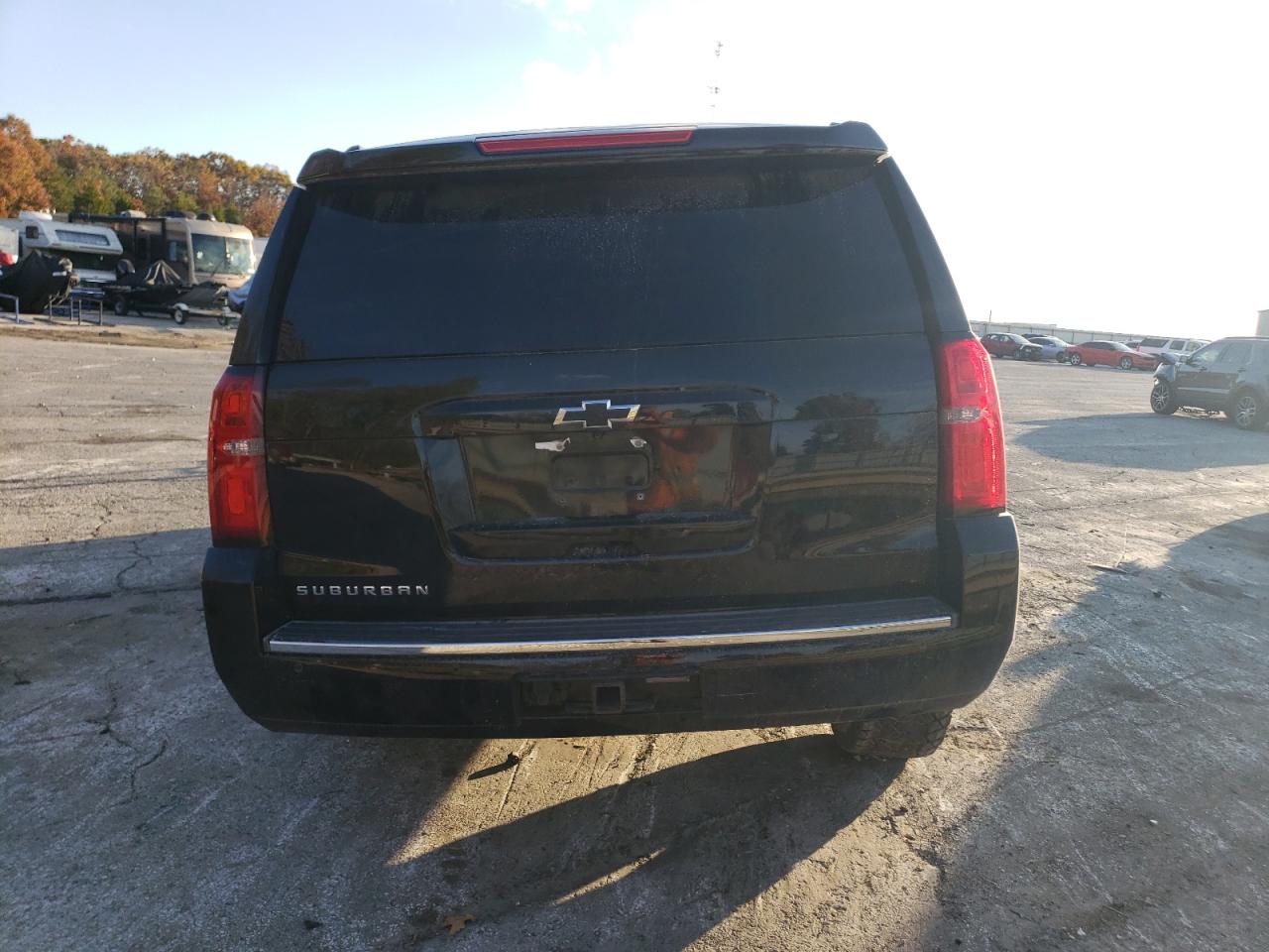 2016 Chevrolet Suburban - Image 6