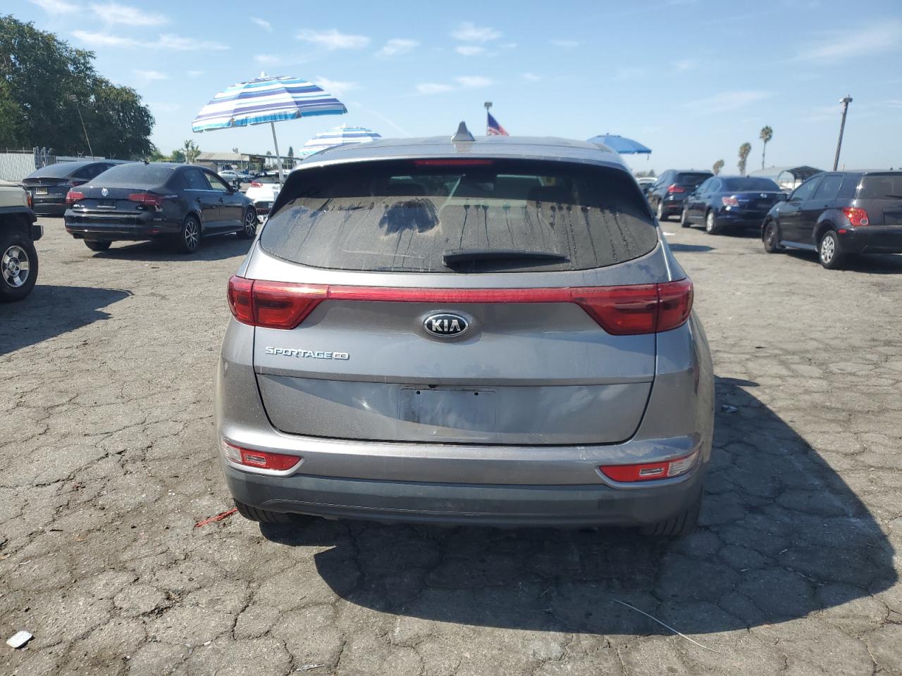 KNDPM3AC1J7402356 2018 Kia Sportage Lx