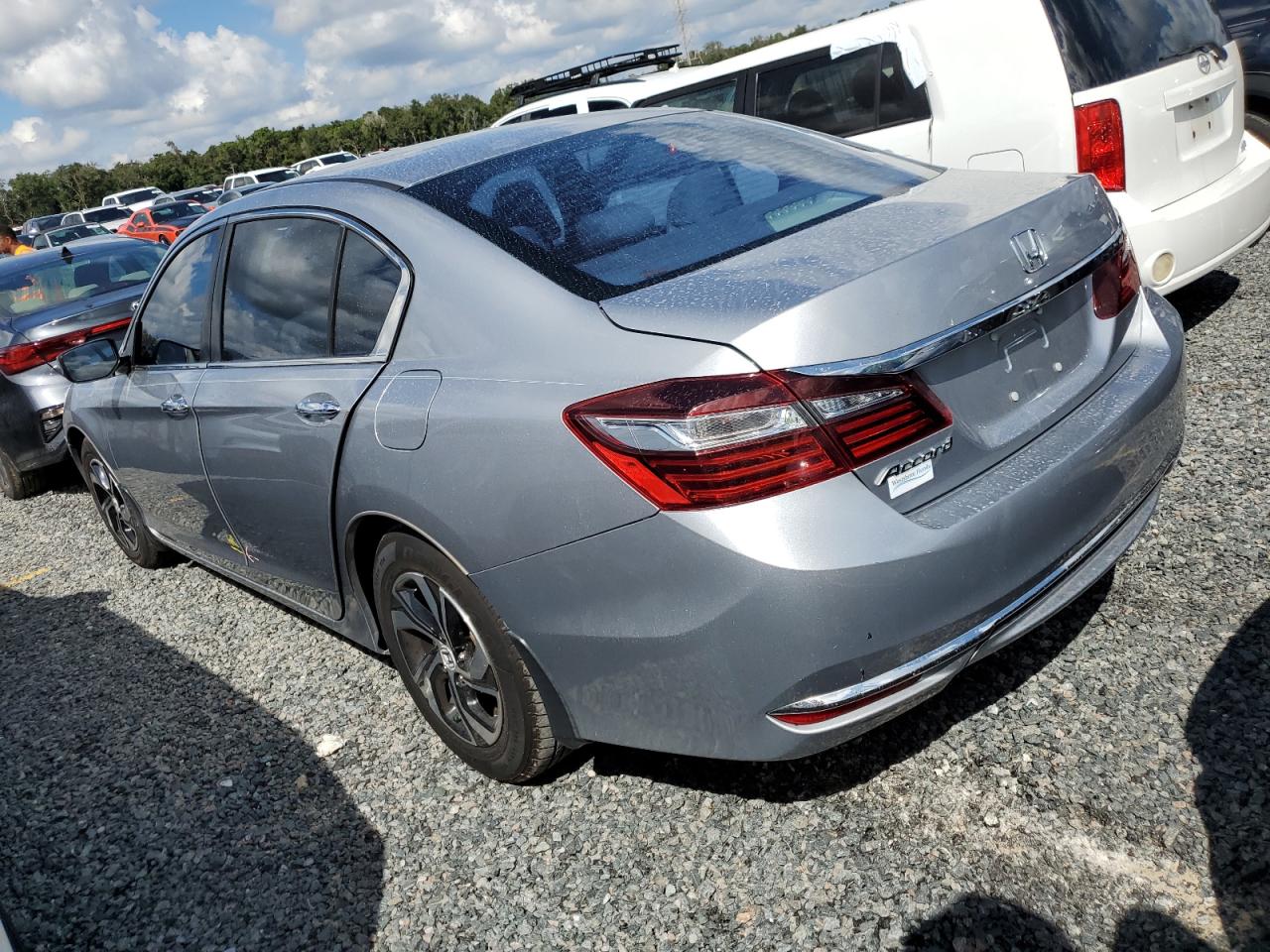 VIN 1HGCR2F30HA098745 2017 HONDA ACCORD no.2