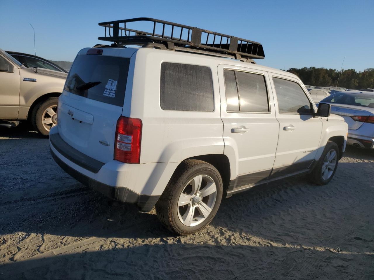 2016 Jeep Liberty (Patriot) - Image 3