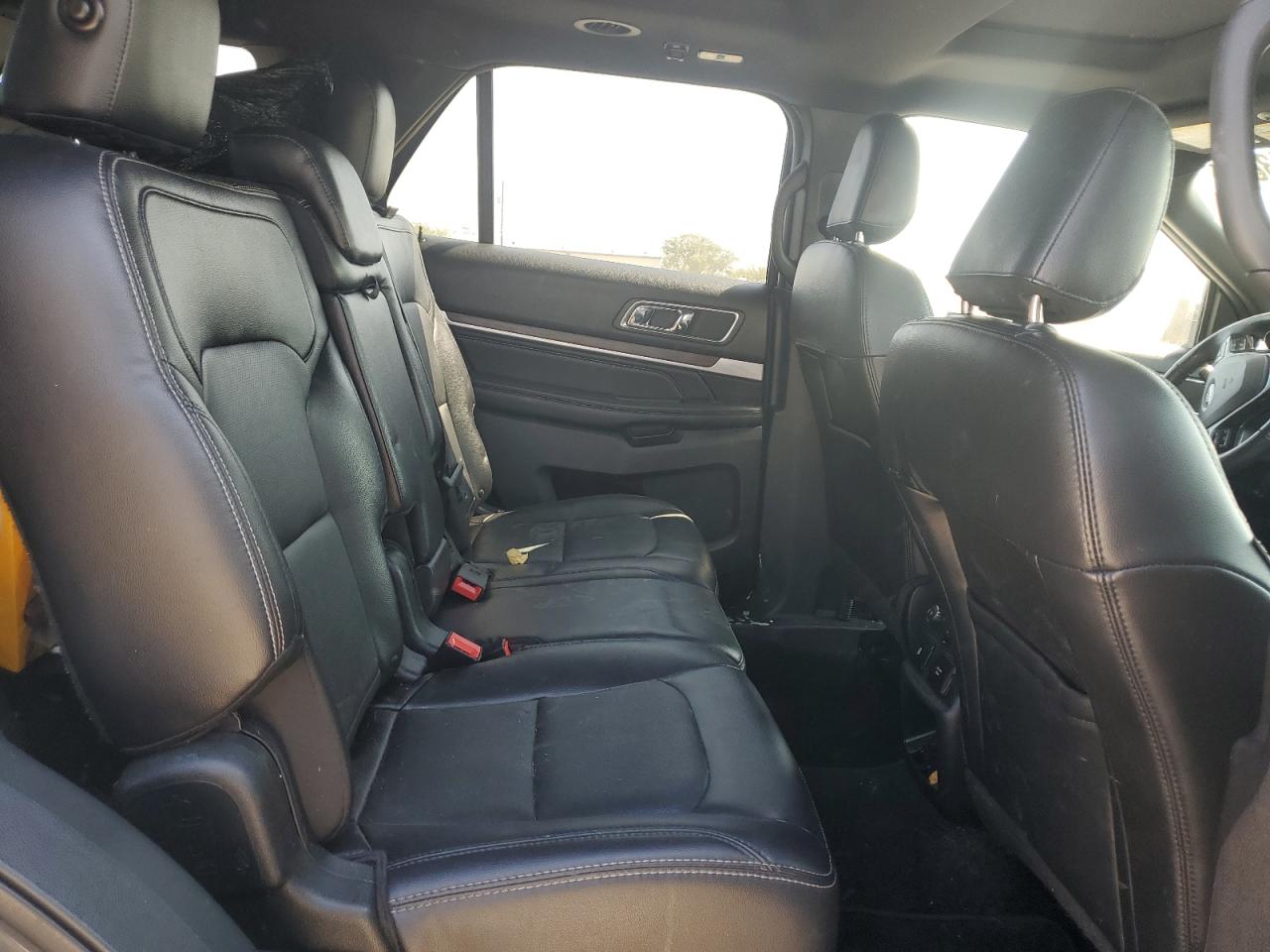 2019 Ford Explorer - Image 11