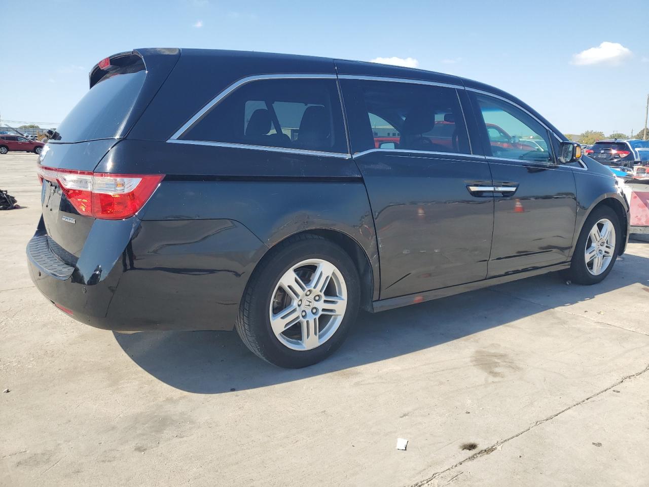 2011 Honda Odyssey - Image 3