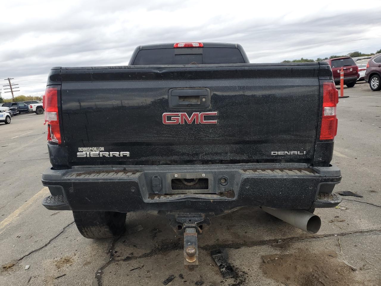 1GT12UEY6JF121621 2018 GMC Sierra K2500 Denali