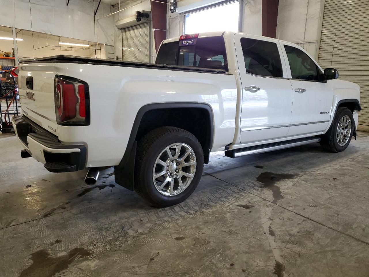 2017 GMC Sierra - Image 3