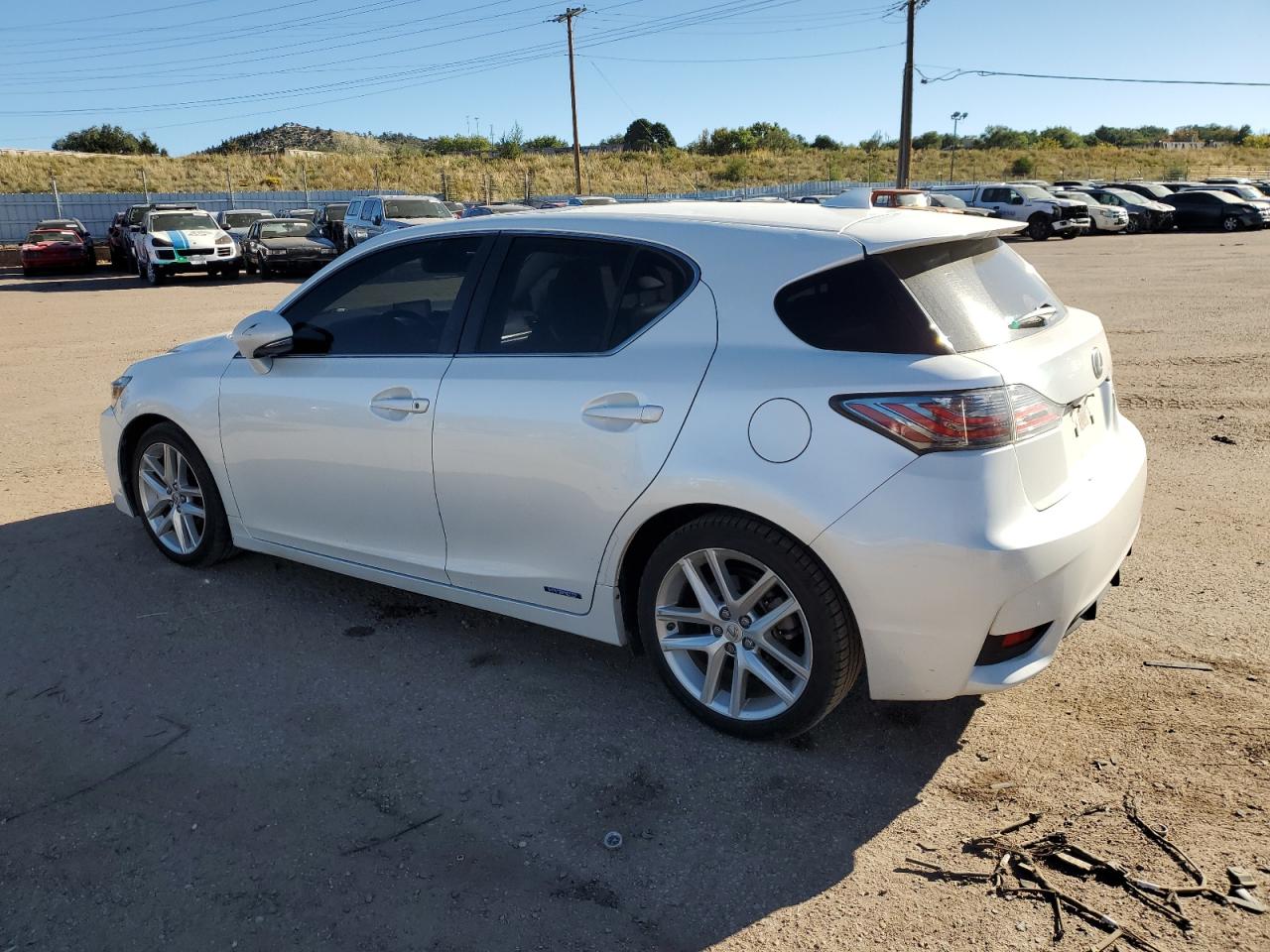 VIN JTHKD5BHXH2299038 2017 LEXUS CT 200 no.2