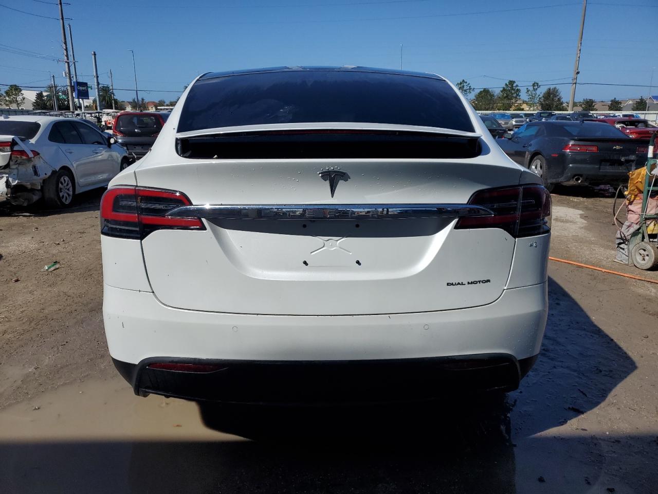 2020 Tesla Model X VIN: 5YJXCBE25LF281116 Lot: 77350374