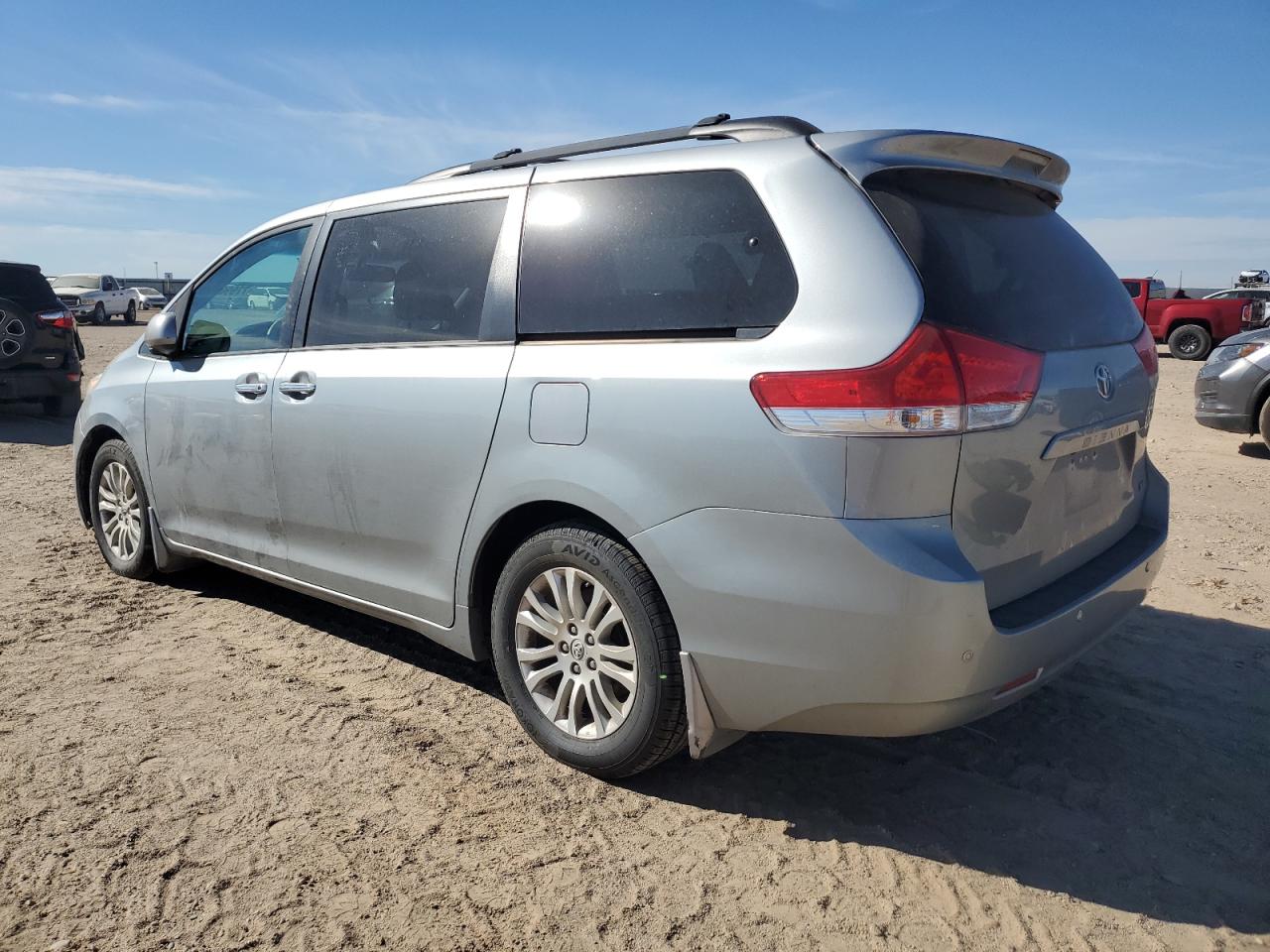 5TDYK3DC2ES442785 2014 Toyota Sienna Xle