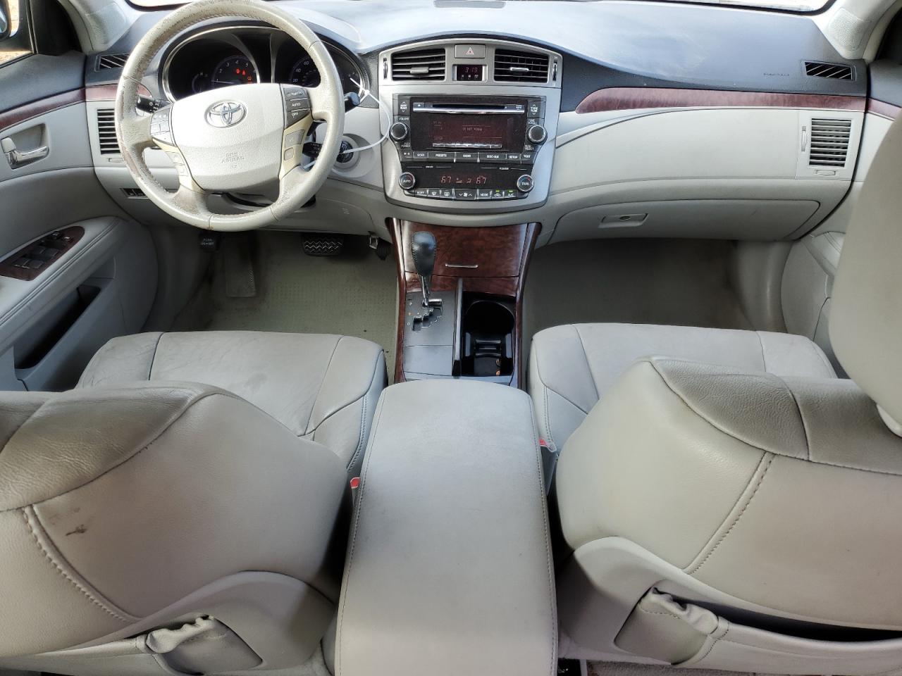 2012 Toyota Avalon - Image 8