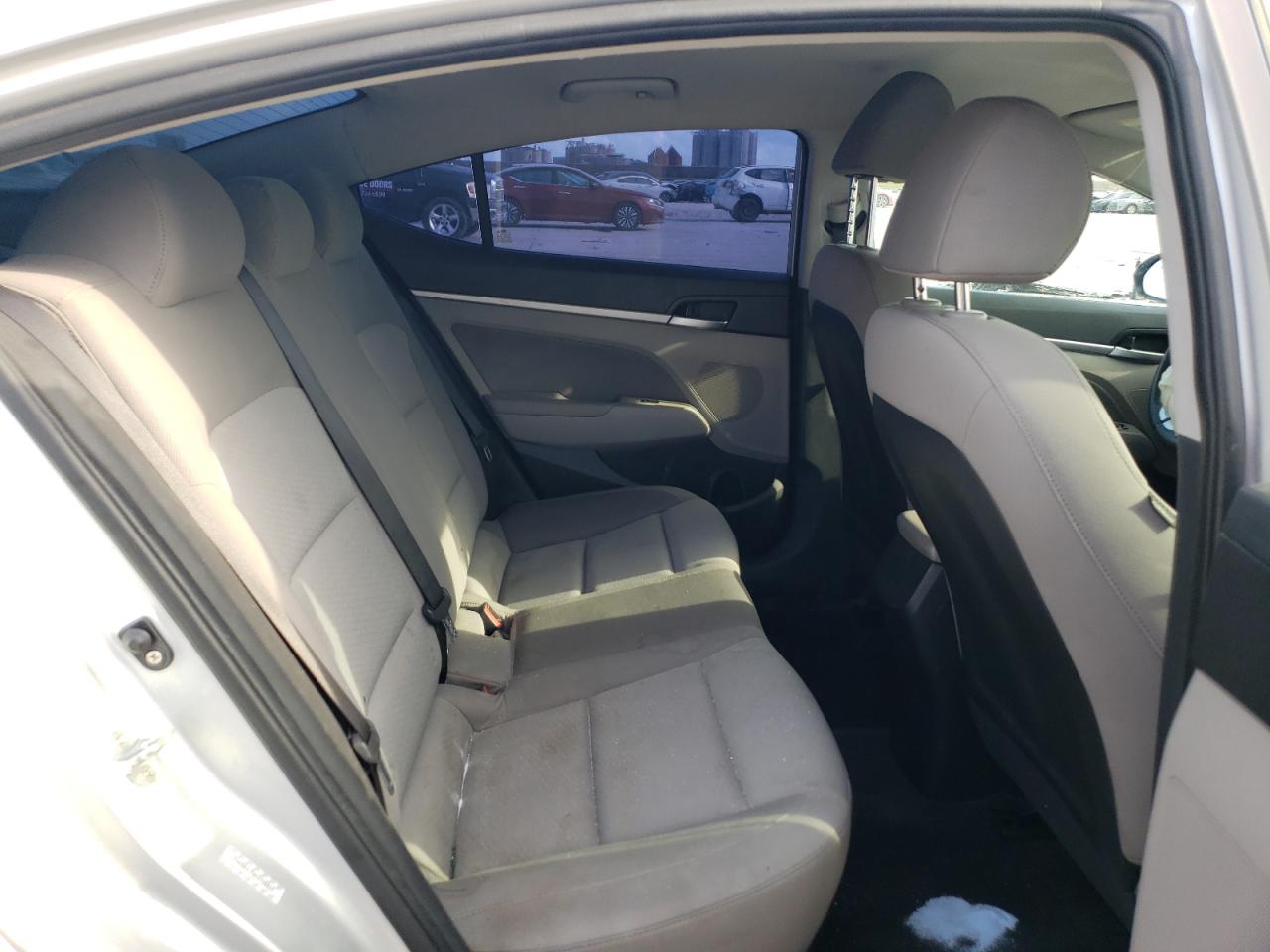 2019 Hyundai Elantra - Image 10
