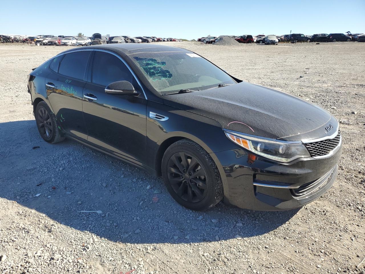 VIN 5XXGU4L36HG137180 2017 KIA OPTIMA no.4