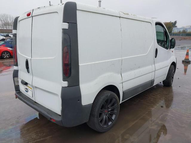 2005 VAUXHALL VIVARO 270