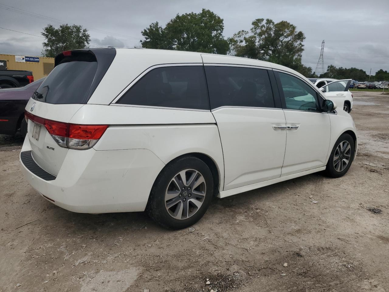 2016 Honda Odyssey - Image 3