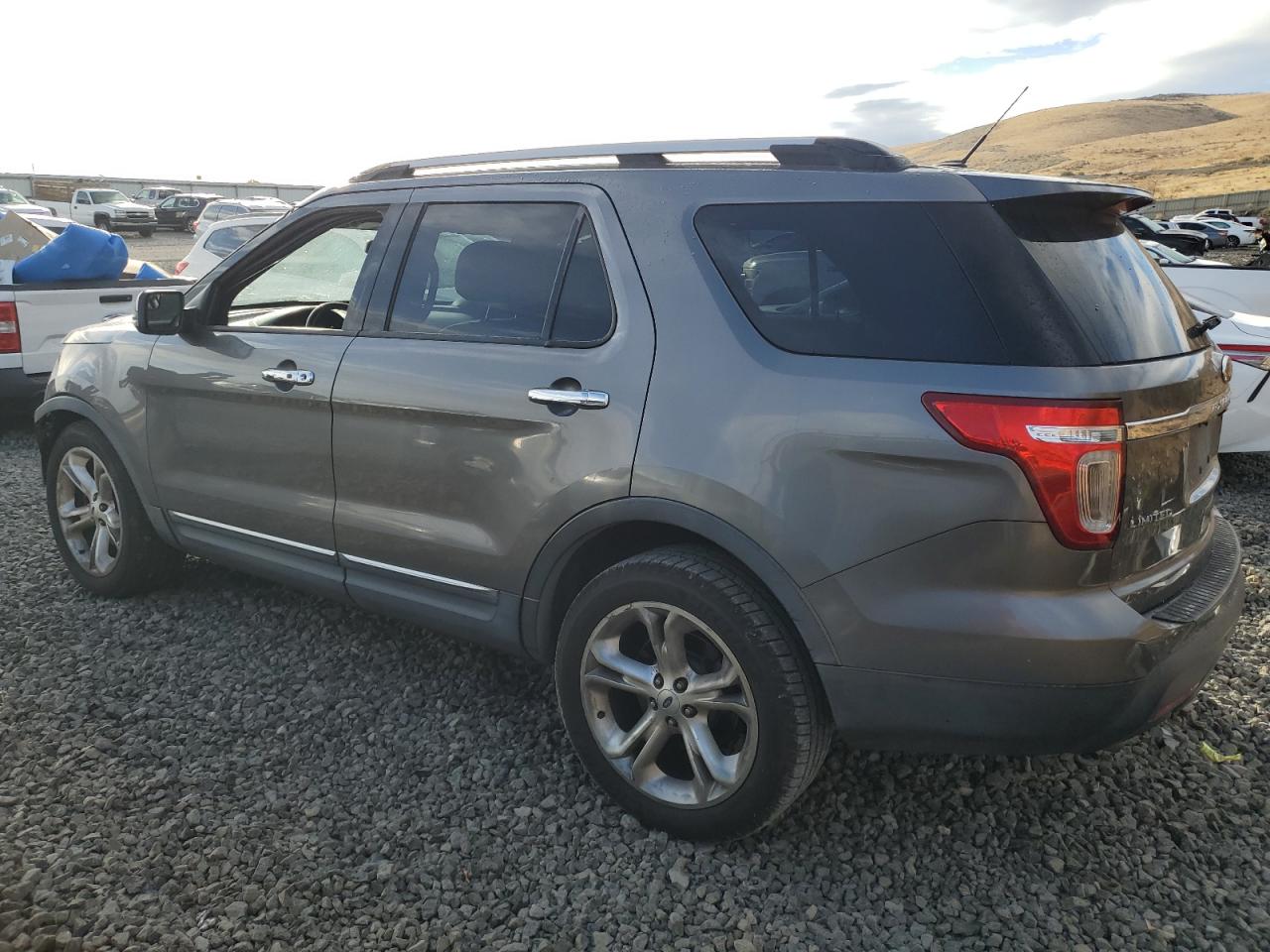 2013 Ford Explorer - Image 2