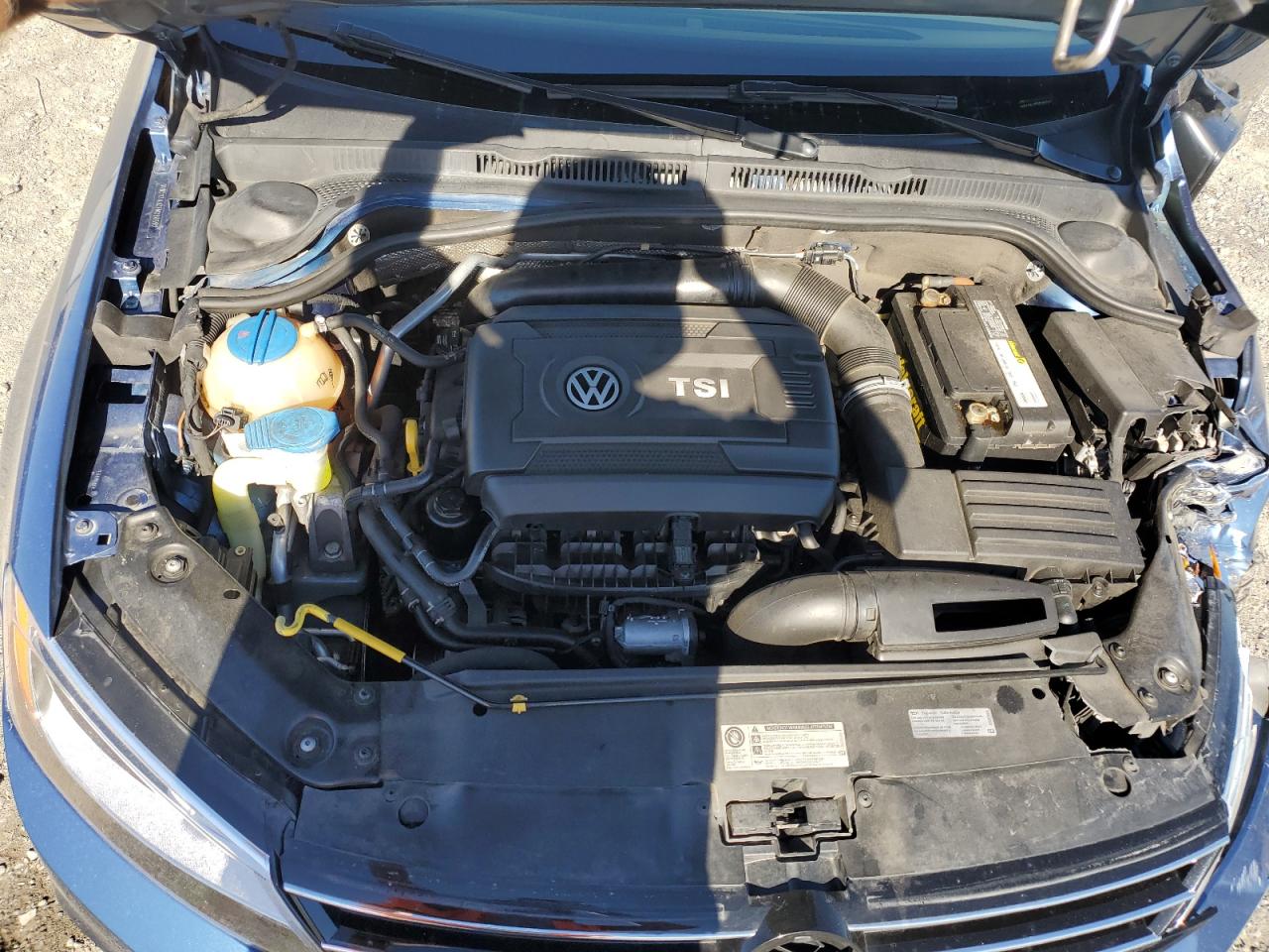 2015 Volkswagen Jetta - Image 13