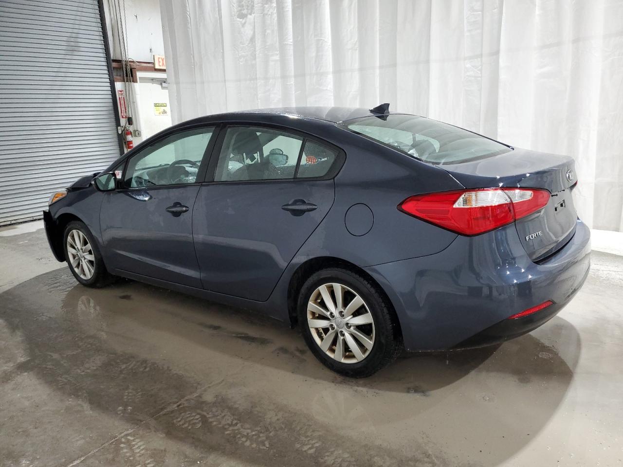 2016 Kia Forte - Image 2