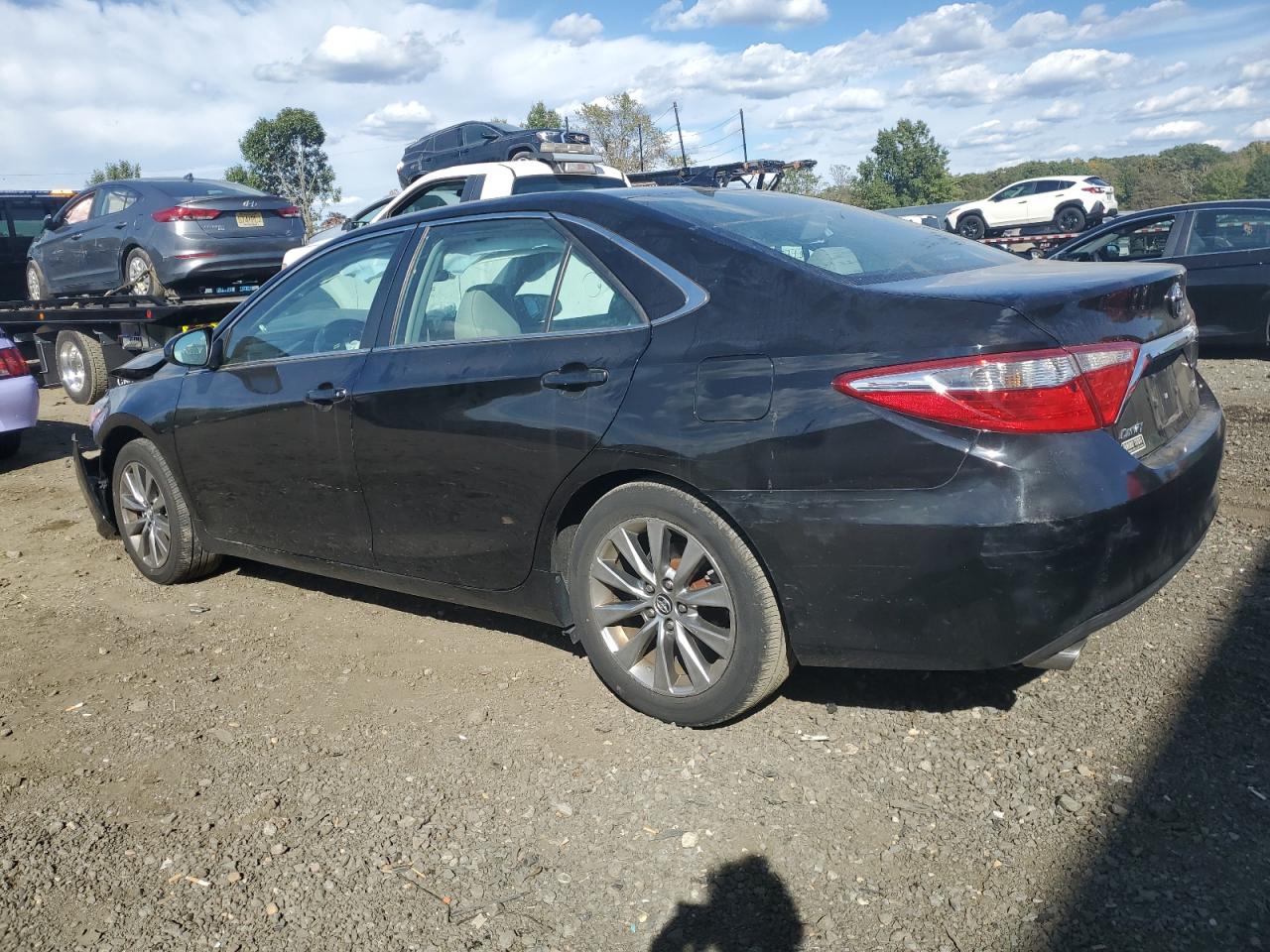 4T1BK1FK1FU561225 2015 TOYOTA CAMRY - Image 2