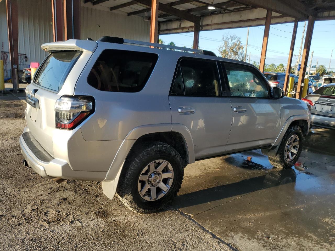 2015 Toyota 4Runner - Image 3