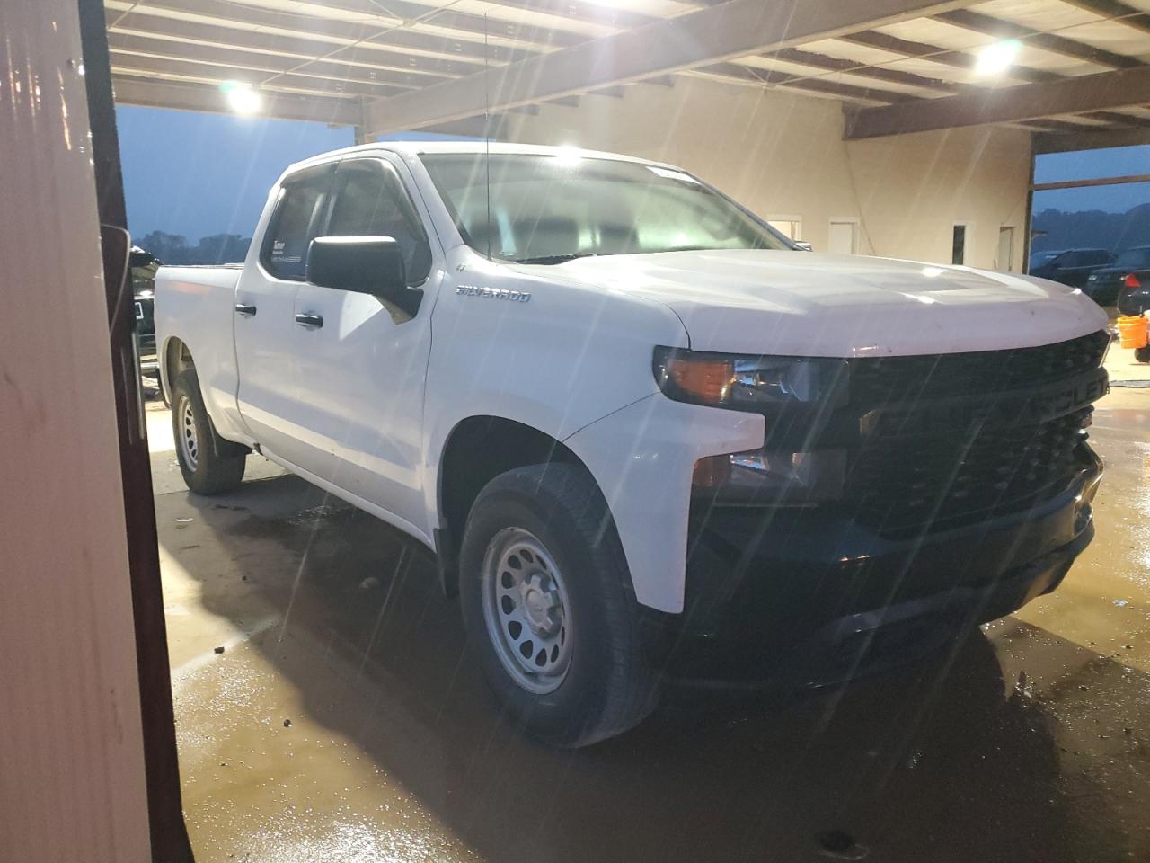 2019 Chevrolet Silverado - Image 4