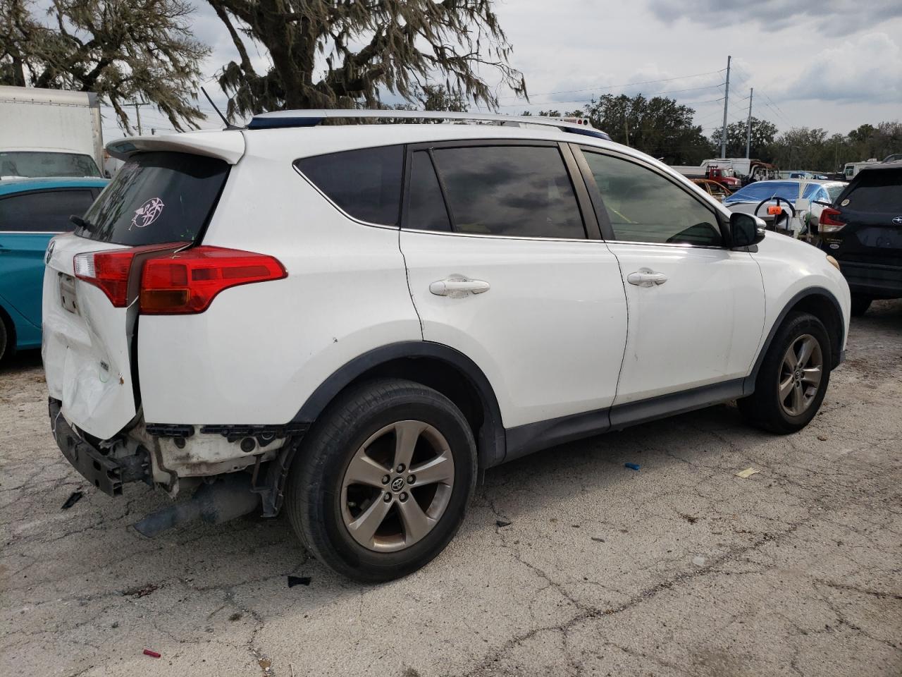 JTMWFREV3FJ044644 2015 Toyota Rav4 Xle