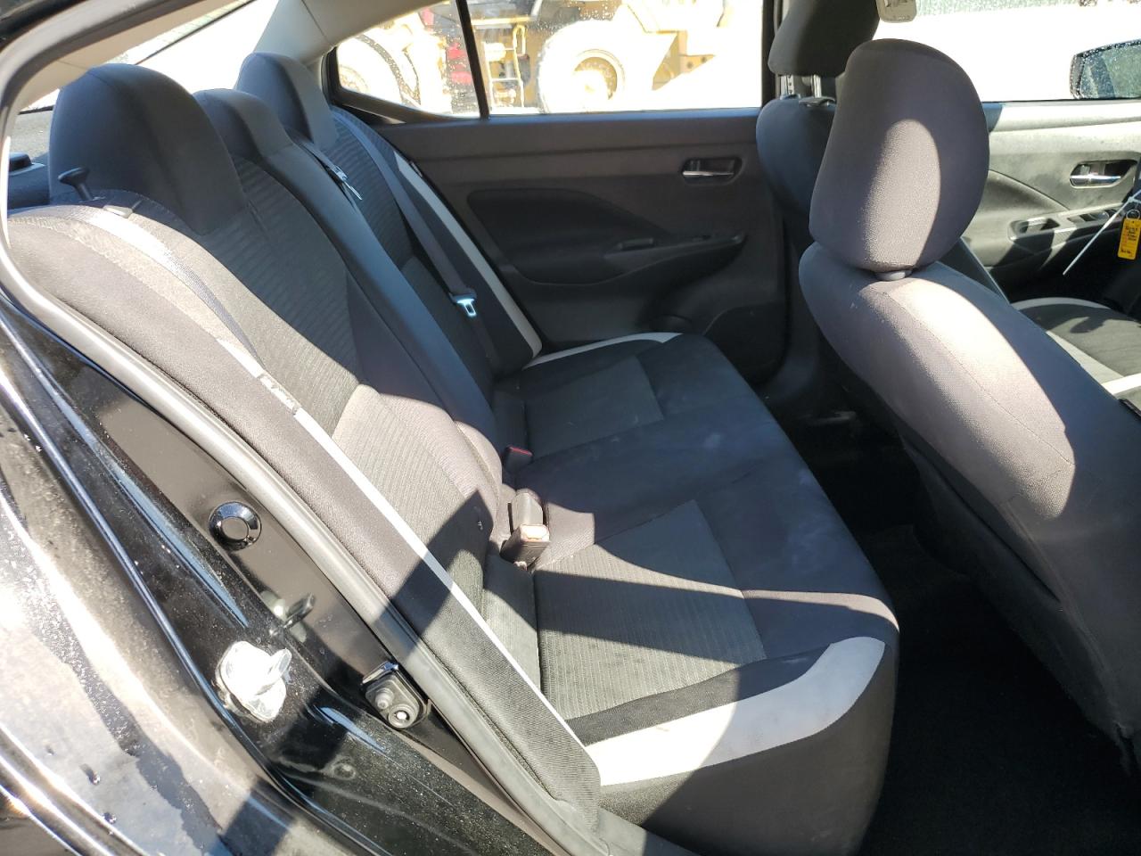 2021 Nissan Versa - Image 10