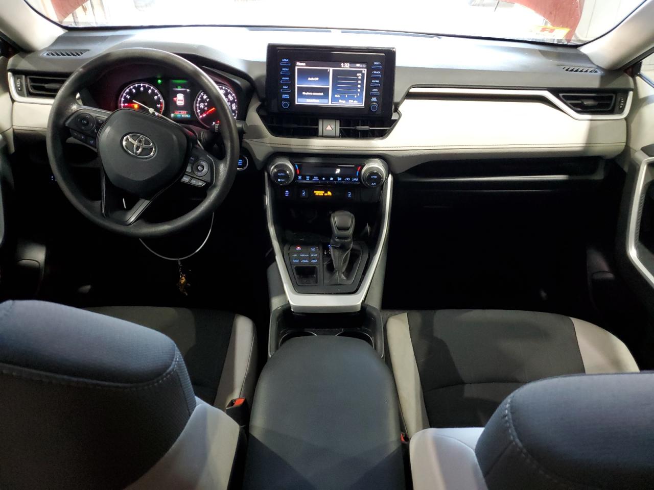 2019 Toyota RAV 4 - Image 8