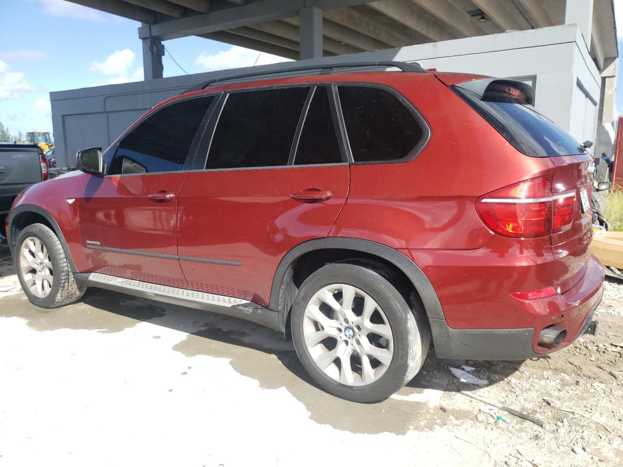 2011 BMW X5 - Image 2
