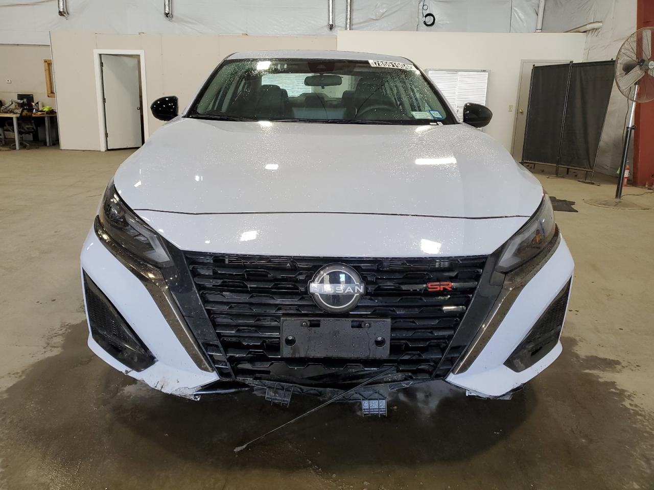 2024 Nissan Altima - Image 5