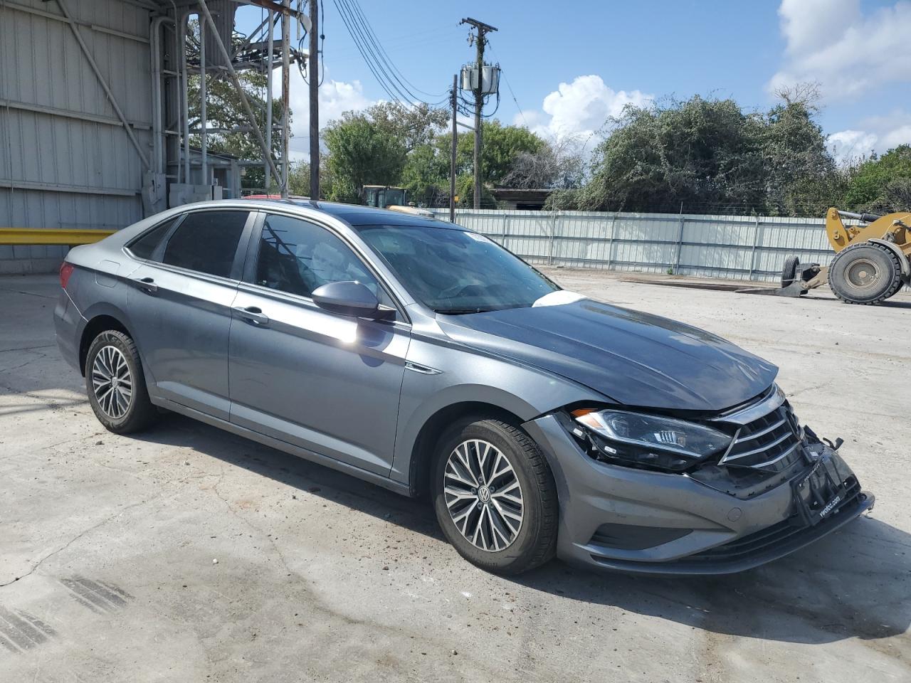 2019 Volkswagen Jetta - Image 4