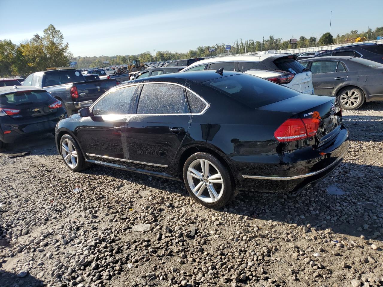 2014 Volkswagen Passat - Image 3