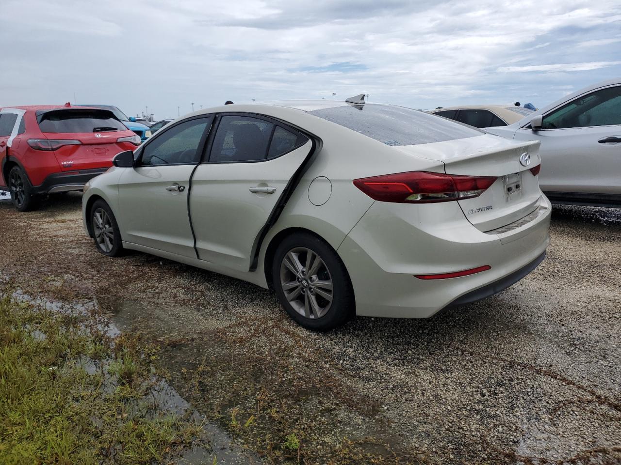 2017 Hyundai Elantra - Image 2