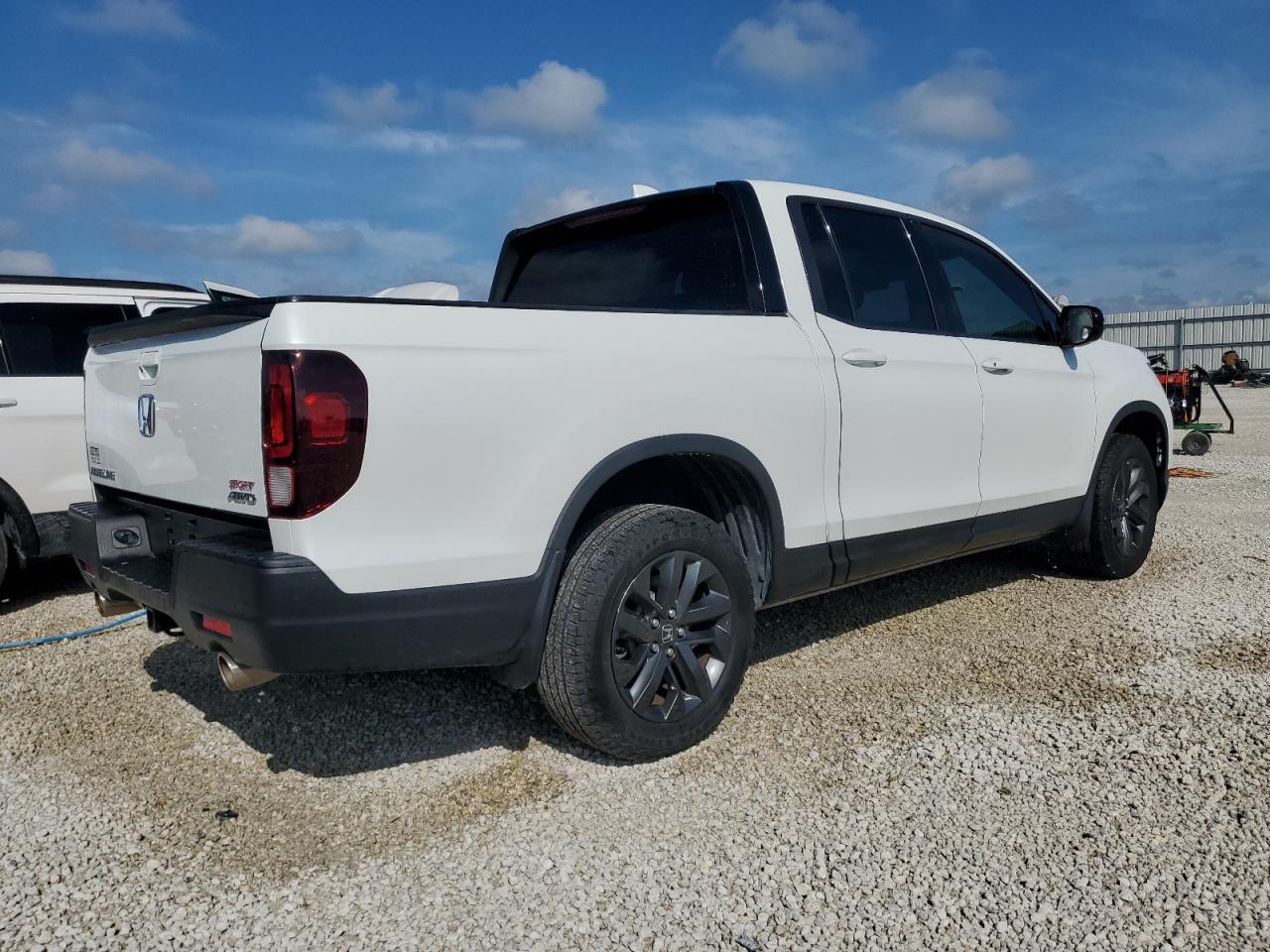 2022 Honda Ridgeline - Image 3