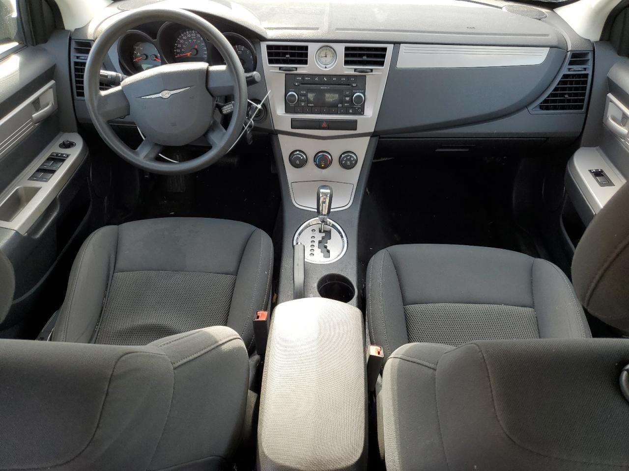 2010 Chrysler Sebring - Image 8