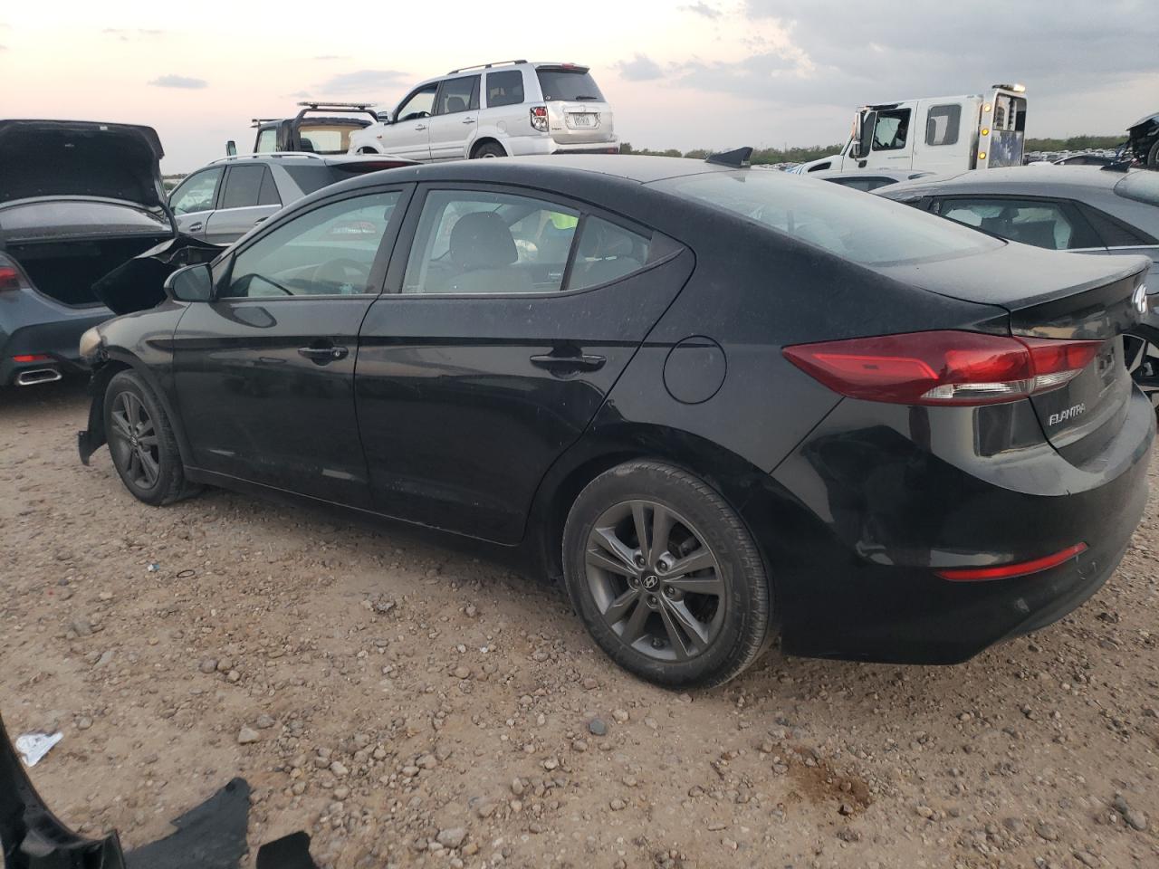 VIN 5NPD84LF2JH251589 2018 HYUNDAI ELANTRA no.2