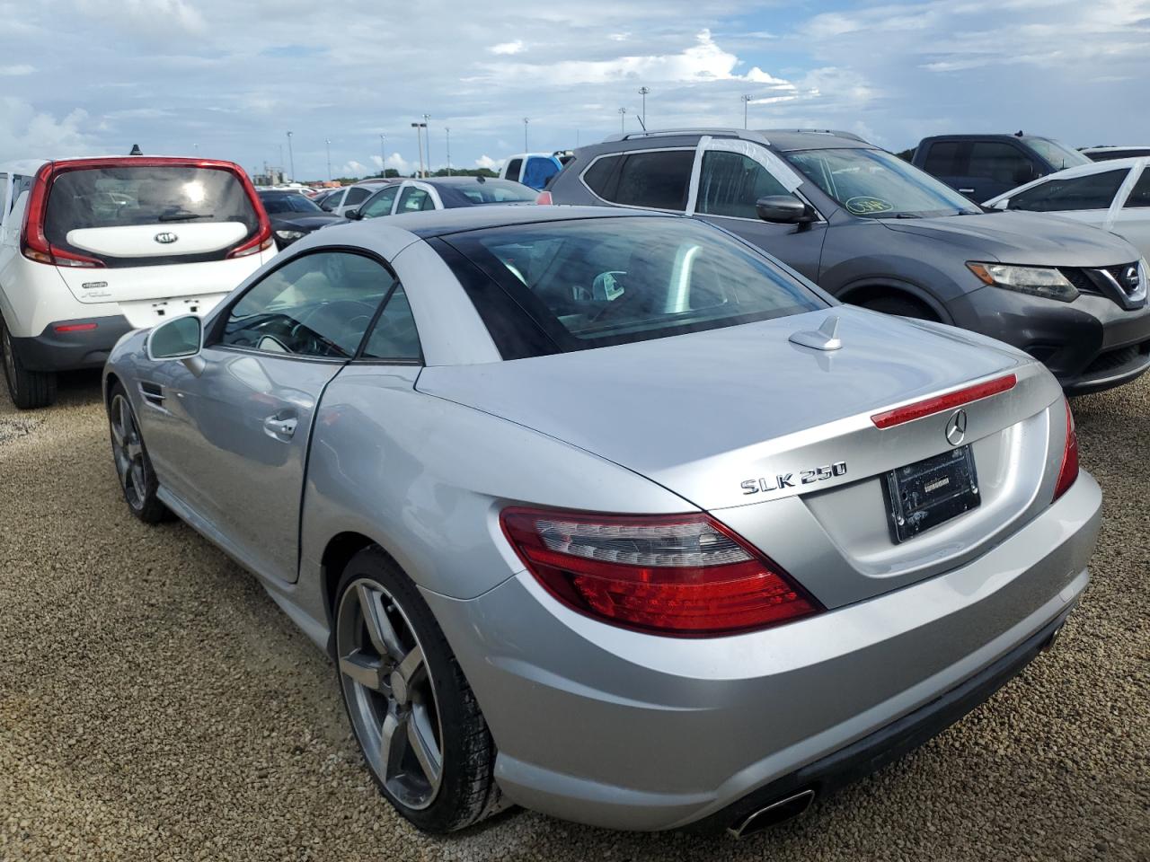 VIN WDDPK4HA0FF105324 2015 MERCEDES-BENZ SLK-CLASS no.2