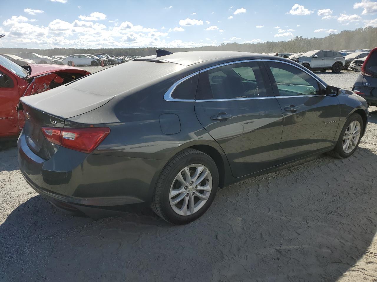 2018 Chevrolet Malibu - Image 3