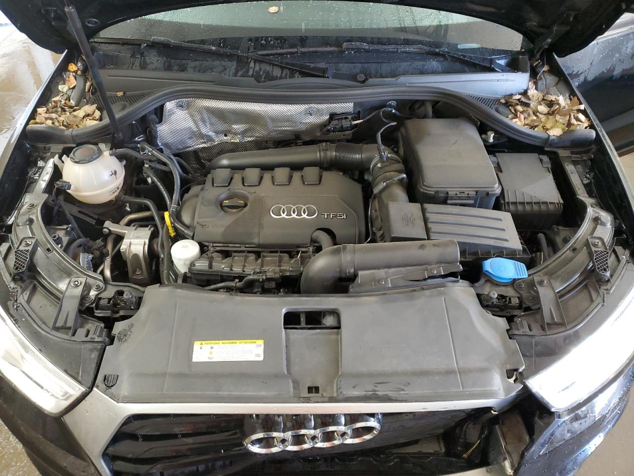 WA1BCCFS7JR013314 2018 Audi Q3 Premium