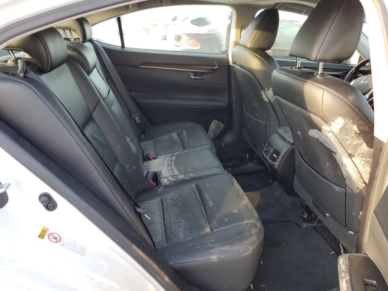 2015 Lexus ES - Image 10