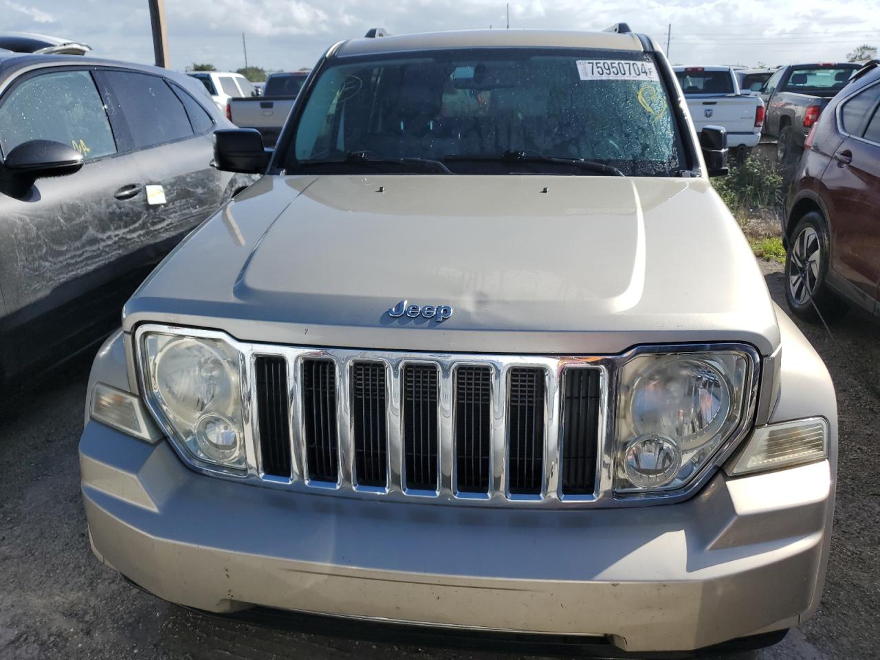2011 Jeep Liberty (North America) - Image 5
