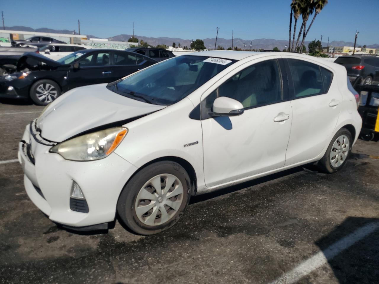 VIN JTDKDTB35D1043710 2013 TOYOTA PRIUS no.1