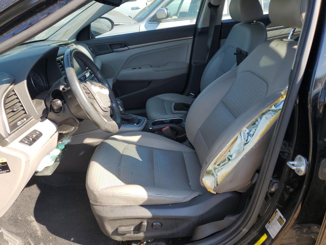 2017 Hyundai Elantra - Image 7