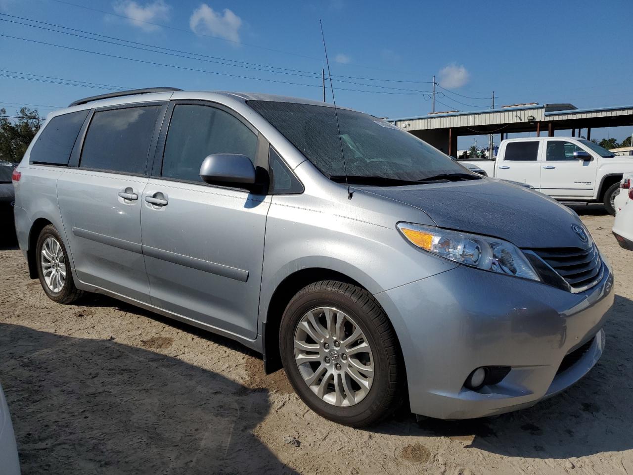 2014 Toyota Sienna - Image 4